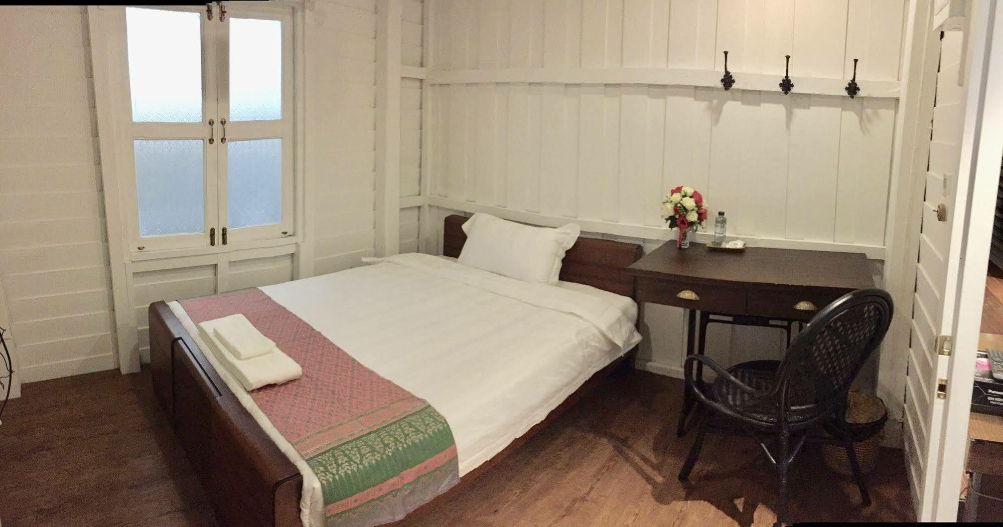 Baankachitpan Bangkok Hotel Экстерьер фото