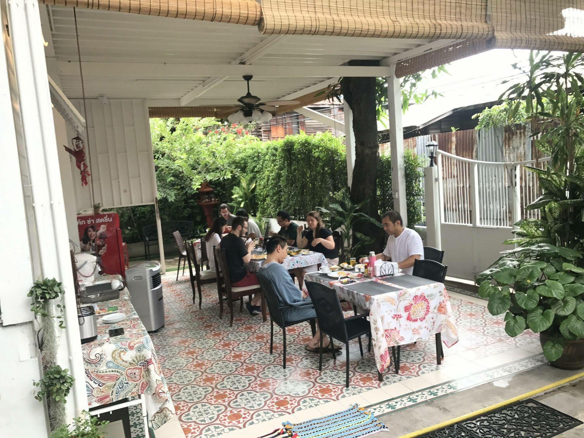 Baankachitpan Bangkok Hotel Экстерьер фото